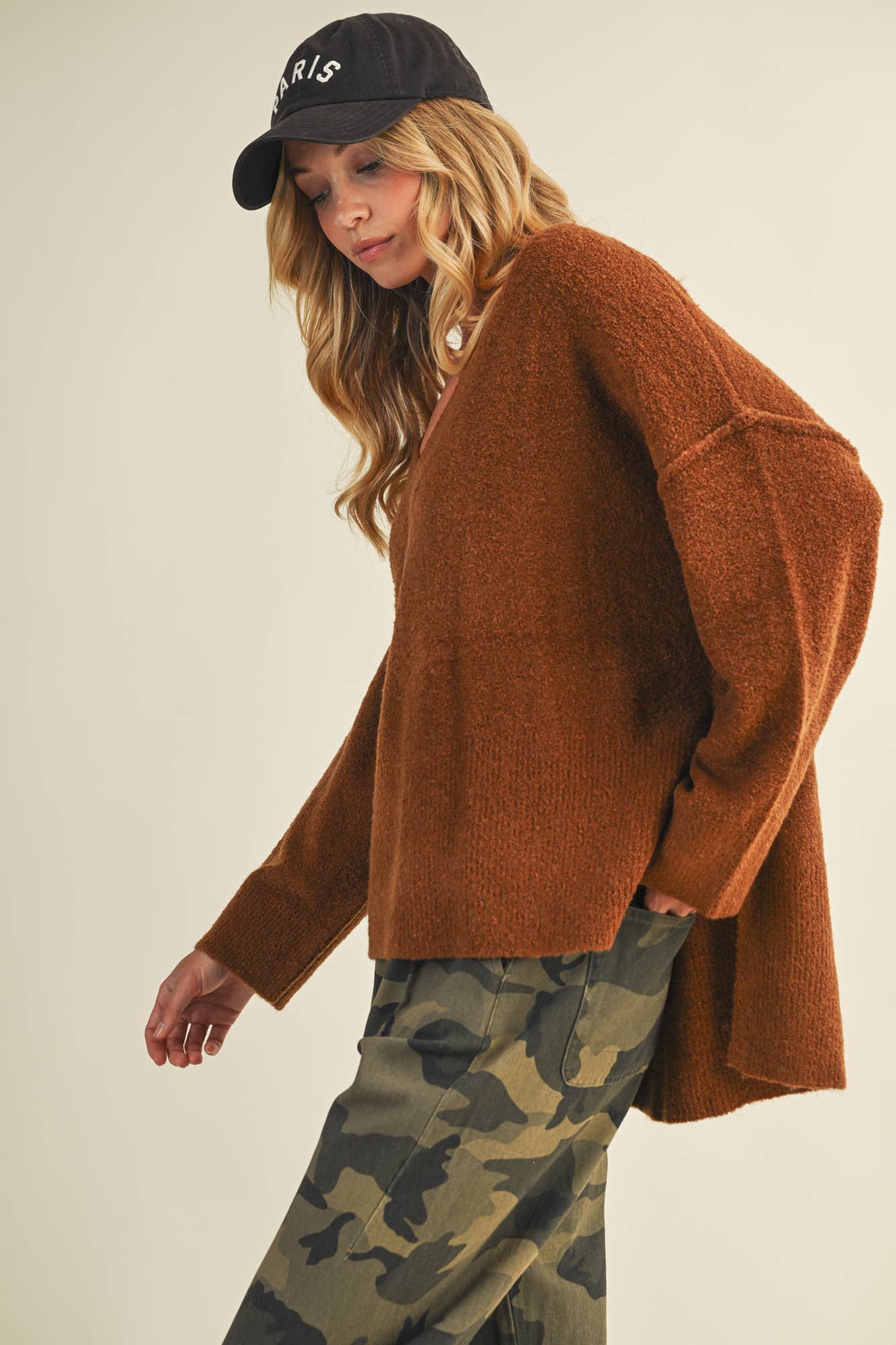 OVERSIZED V NECK SWEATER TOP
