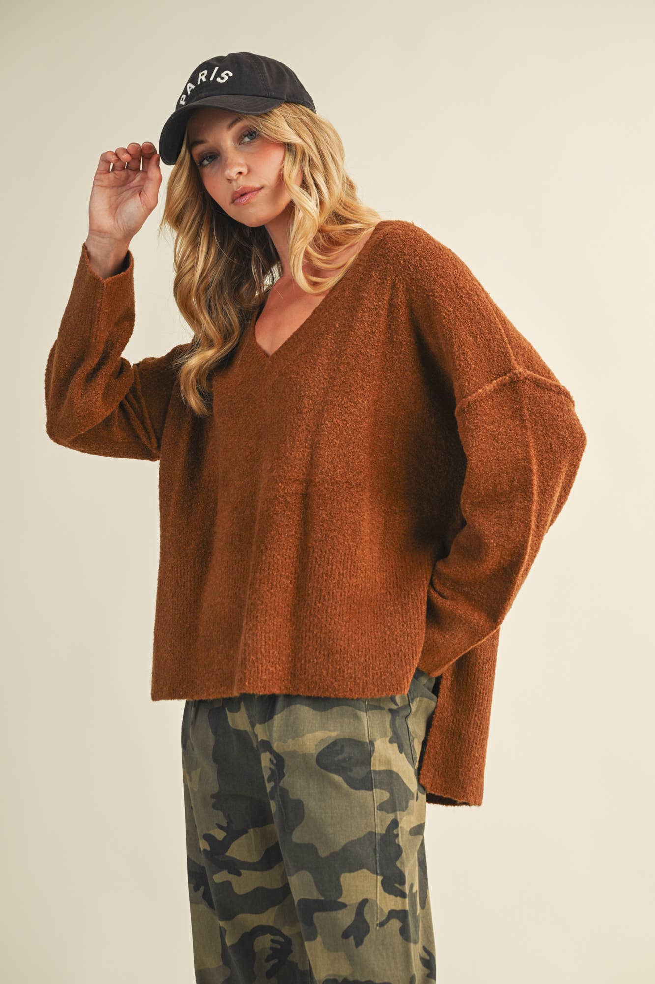 OVERSIZED V NECK SWEATER TOP