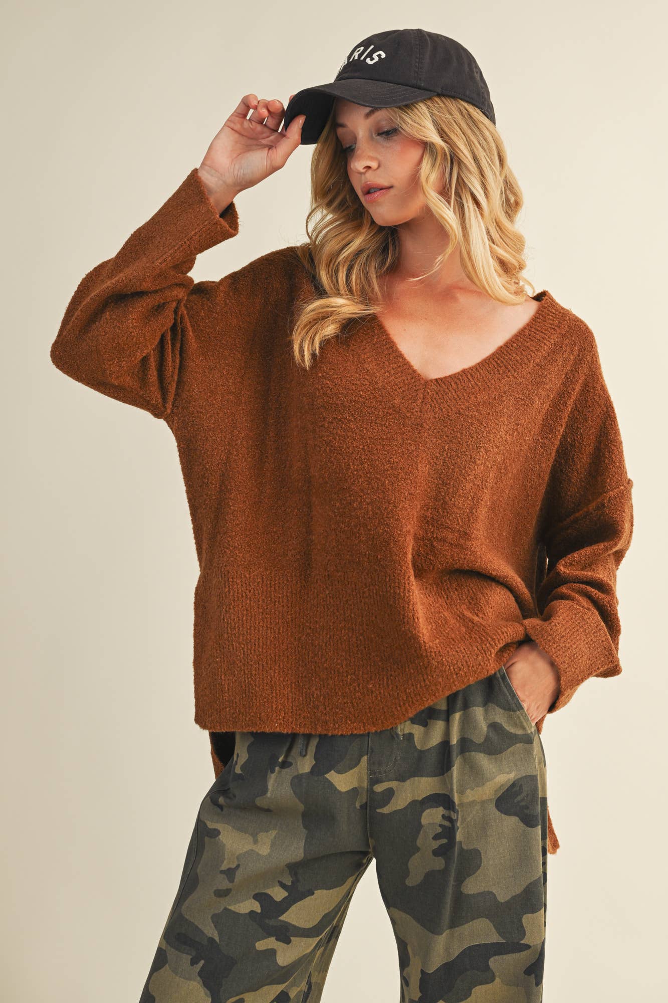 OVERSIZED V NECK SWEATER TOP