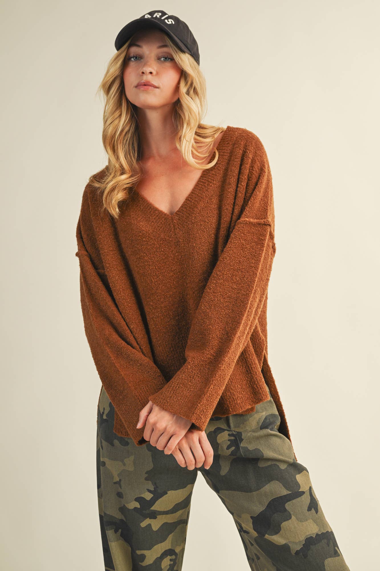OVERSIZED V NECK SWEATER TOP