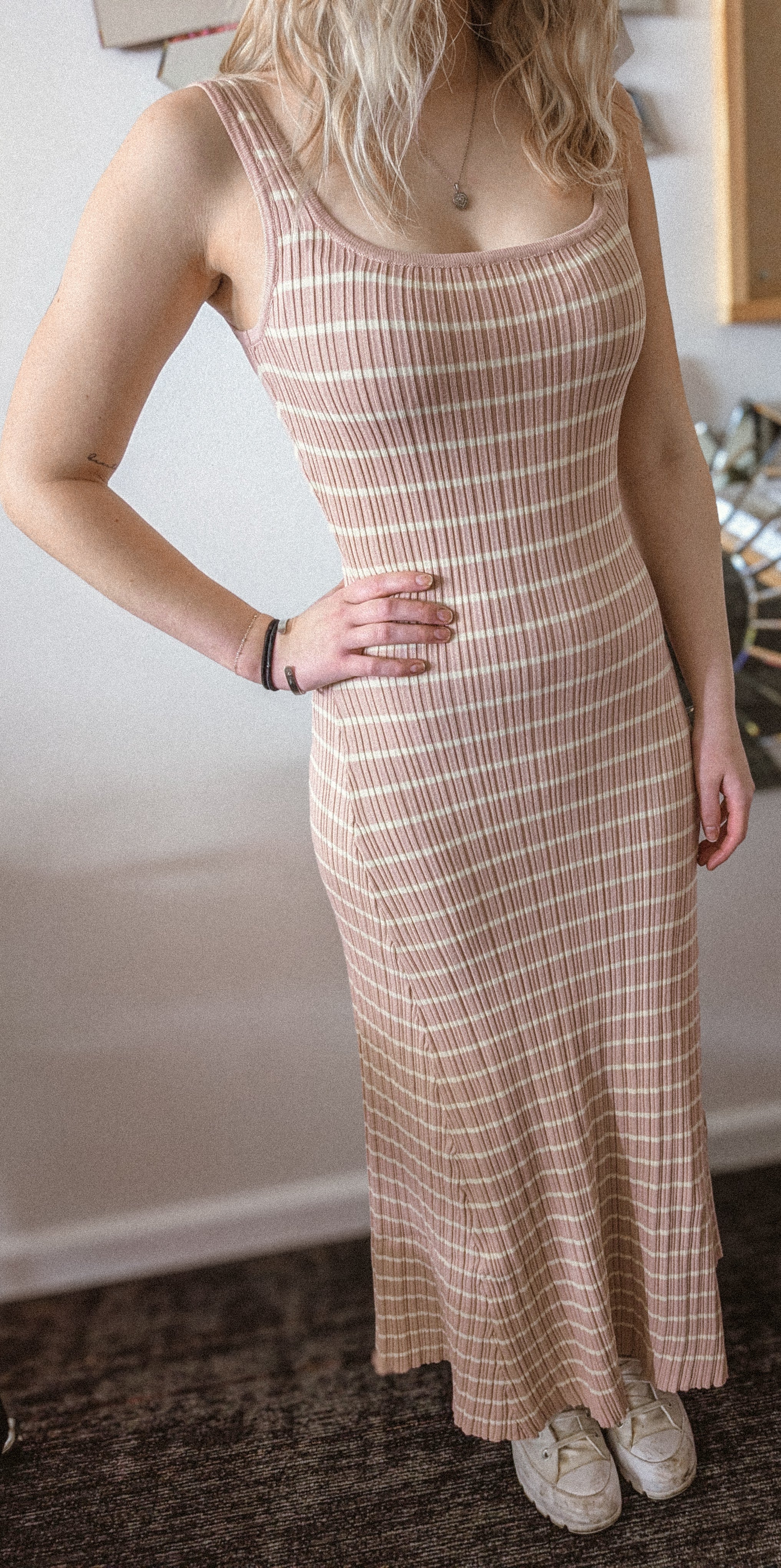 LIGHTWEIGHT VISCOSE RIB FIT AND FLARE SWEATER MIDI DRESS