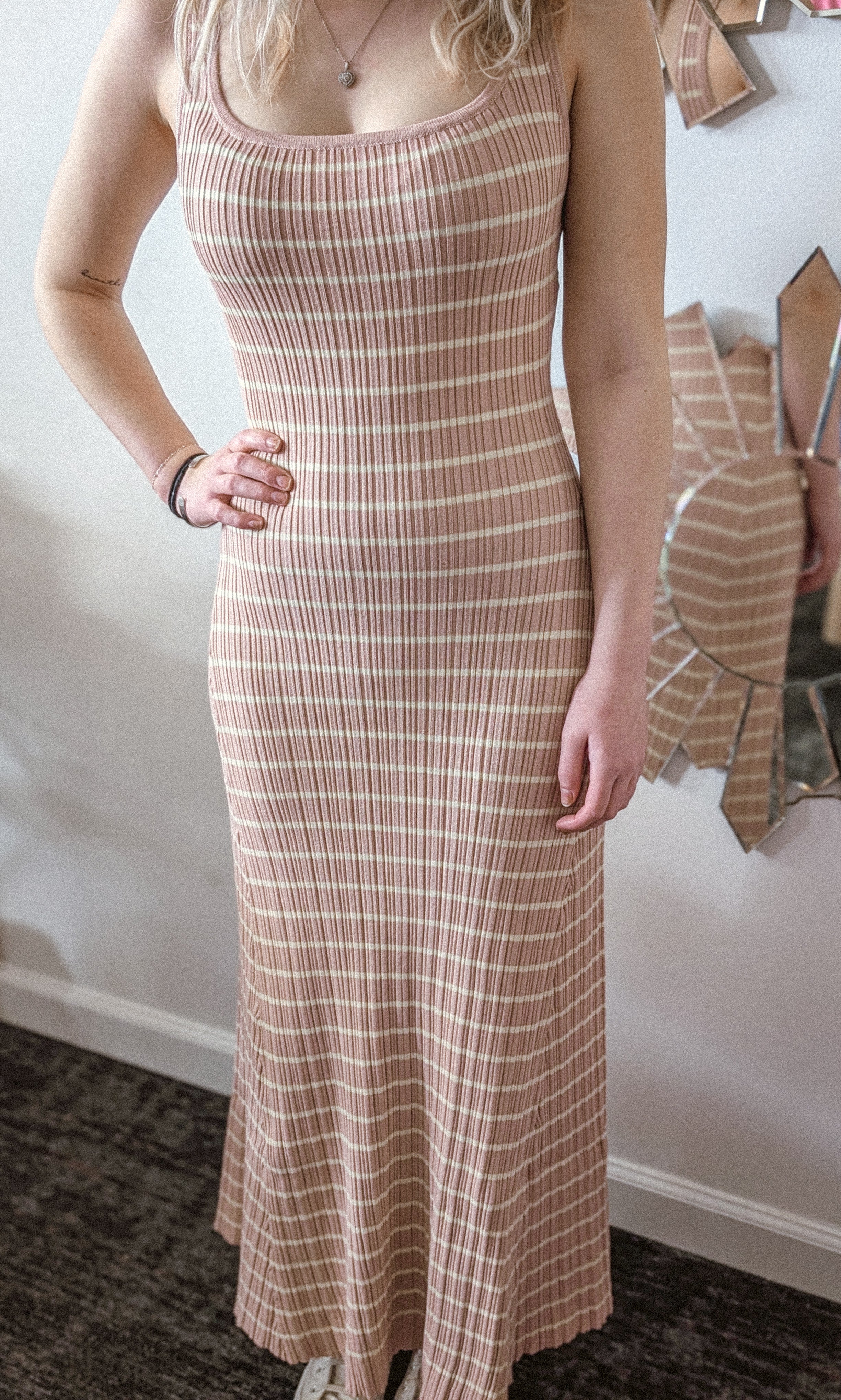 LIGHTWEIGHT VISCOSE RIB FIT AND FLARE SWEATER MIDI DRESS