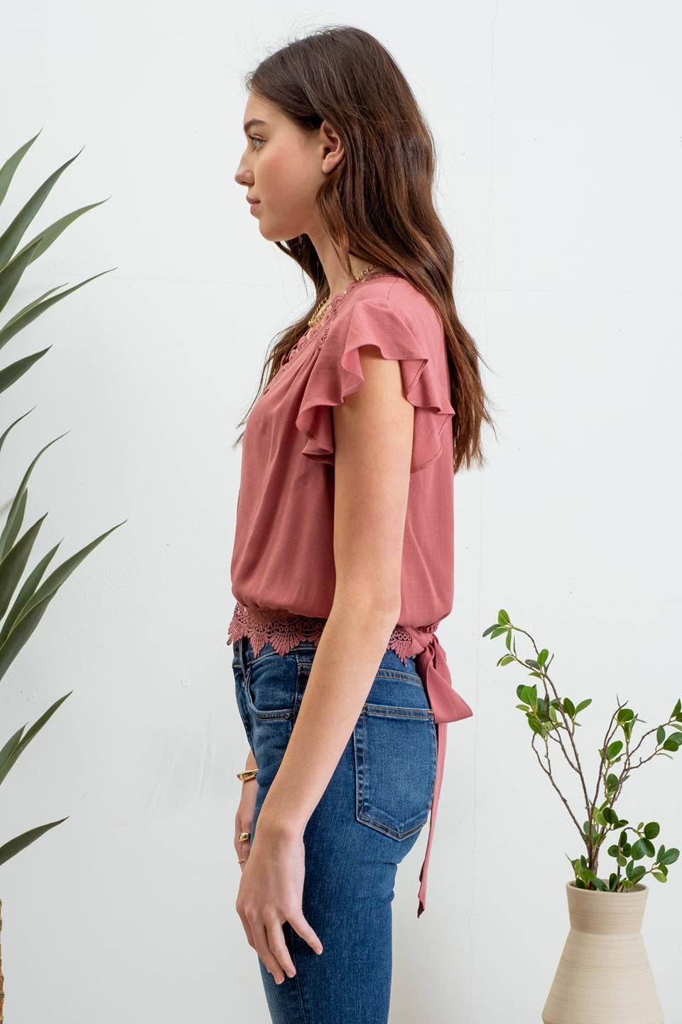 SCALLOP LACE TRIM BACK TIE SHORT SLEEVE CROP TOP
