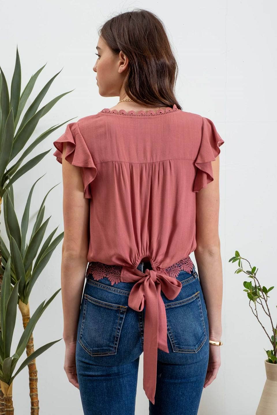 SCALLOP LACE TRIM BACK TIE SHORT SLEEVE CROP TOP