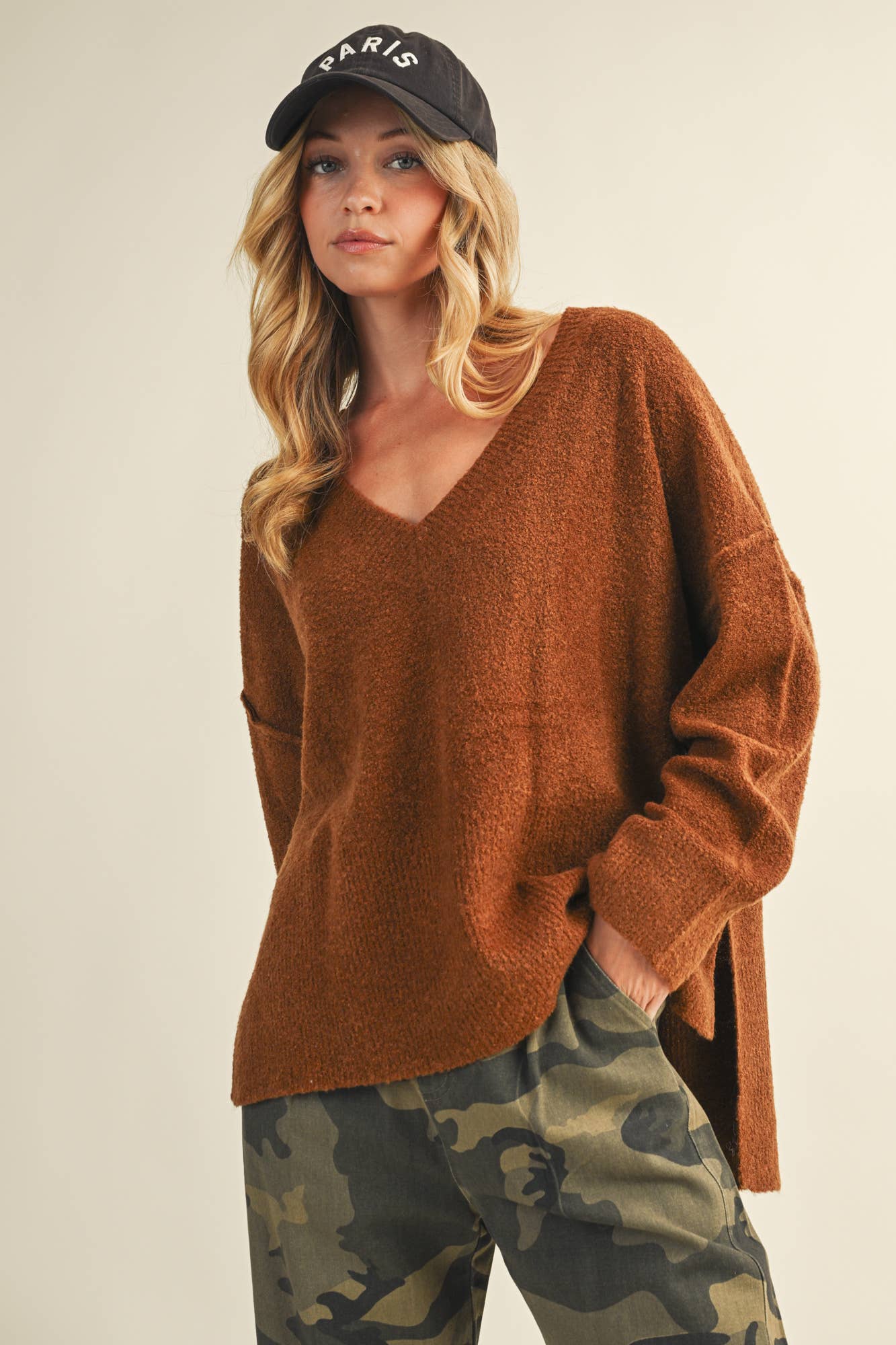 OVERSIZED V NECK SWEATER TOP
