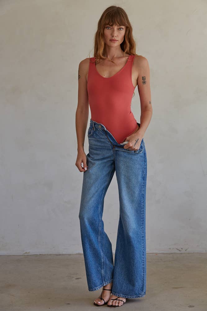 Double Layered Seamless U-V Neck Sleeveless Bodysuit