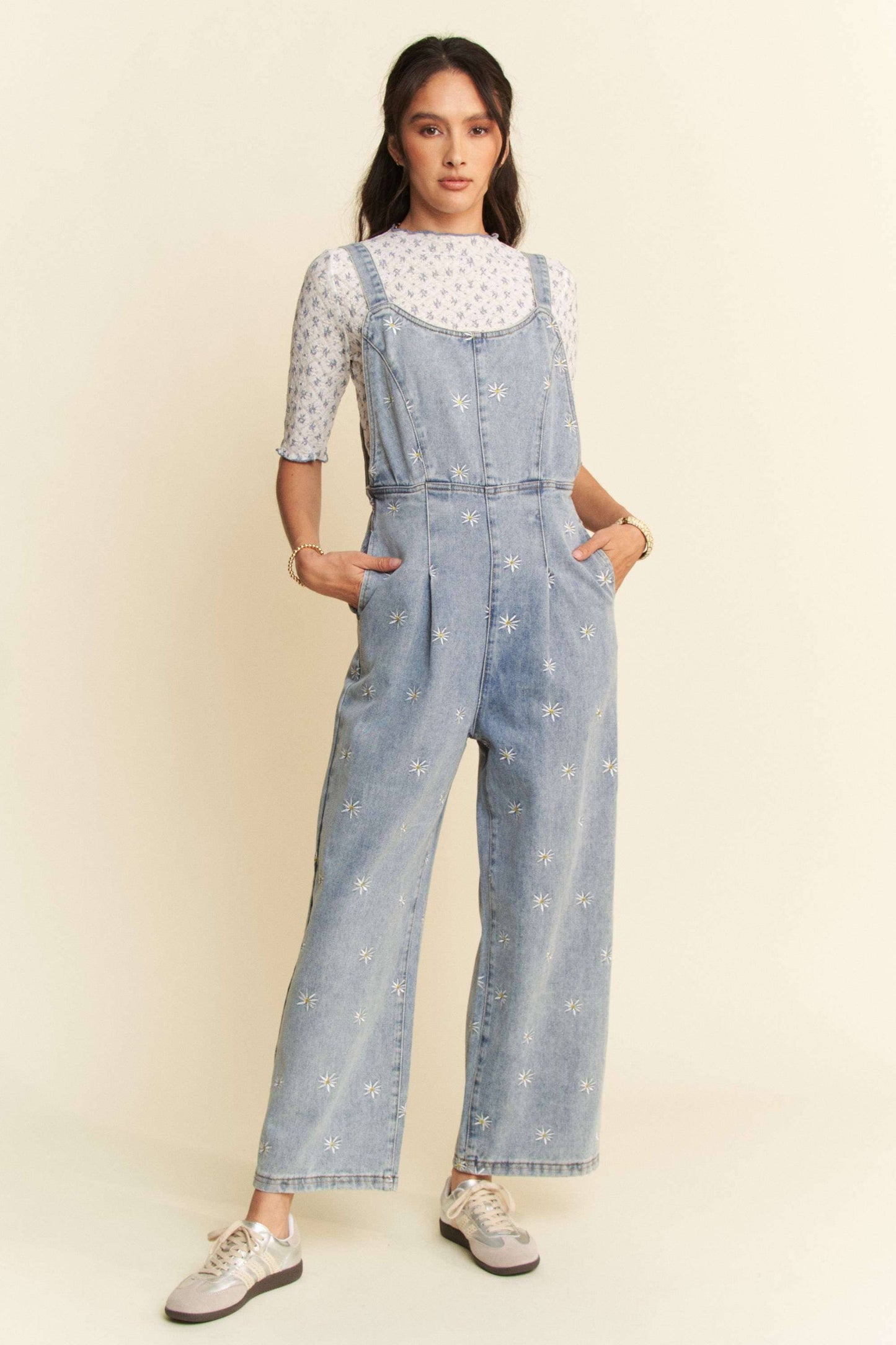 DAISY EMBROIDERED SIDE POCKET DENIM OVERALLS