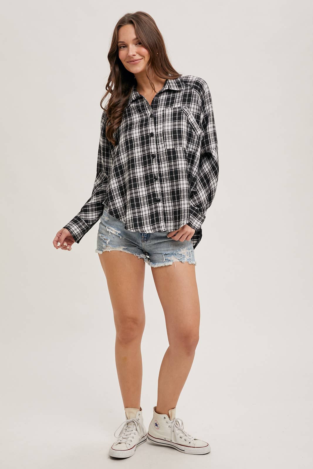 BUTTON DOWN DOLPHIN HEM PLAID SHIRT
