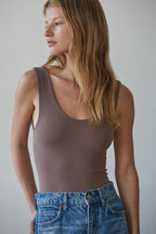 Double Layered Seamless U/V Neck Sleeveless Bodysuit