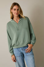 V-Neck Long Sleeve Zip Up Top – Green