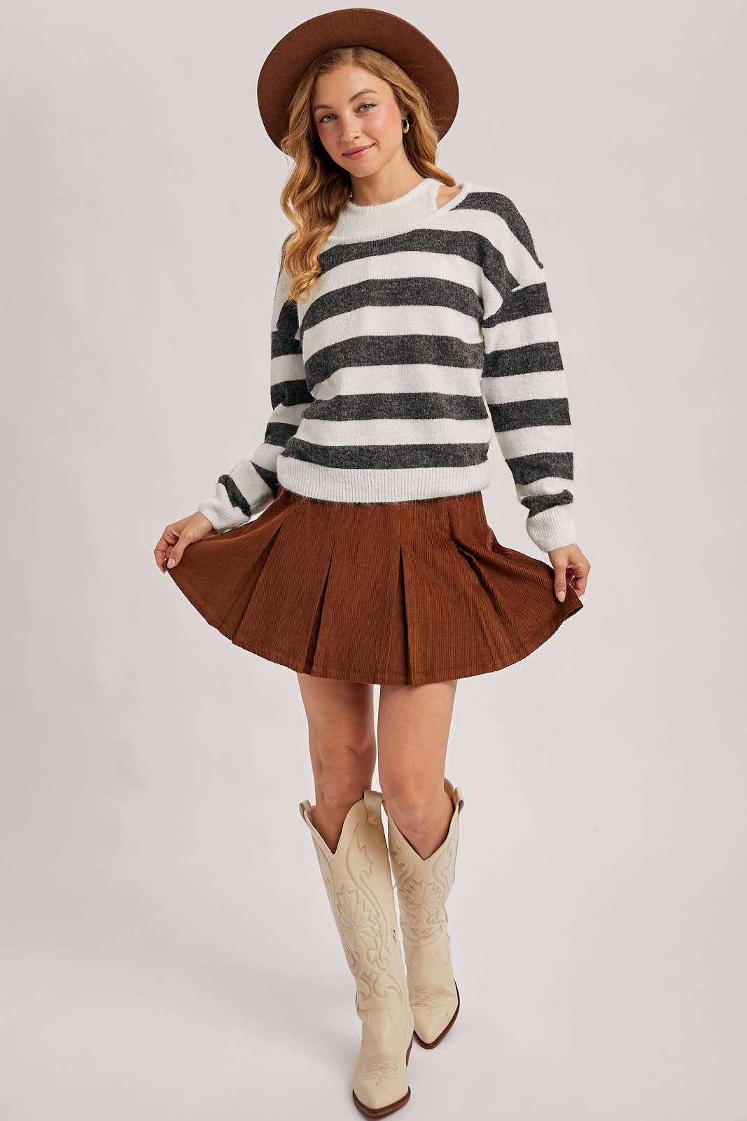 INNER TANK TOP FUZZY STRIPED KNIT SWEATER
