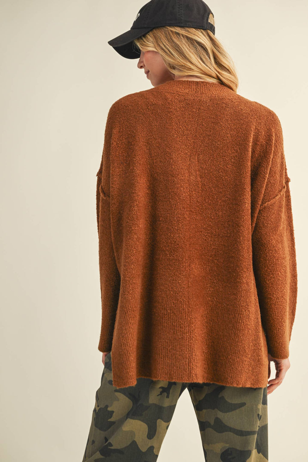 OVERSIZED V NECK SWEATER TOP