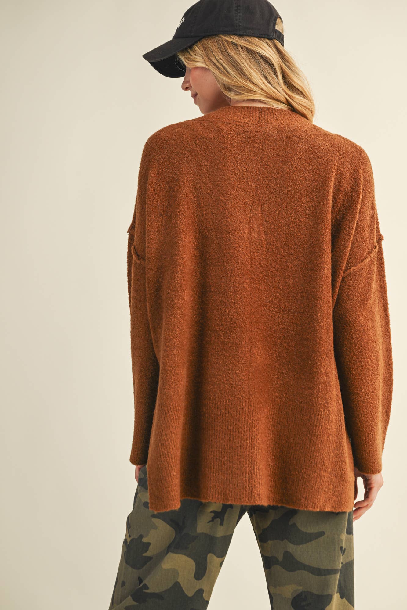 OVERSIZED V NECK SWEATER TOP