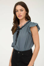 CONTRAST FRONT TIE DETAIL SHORT SLEEVE BLOUSE