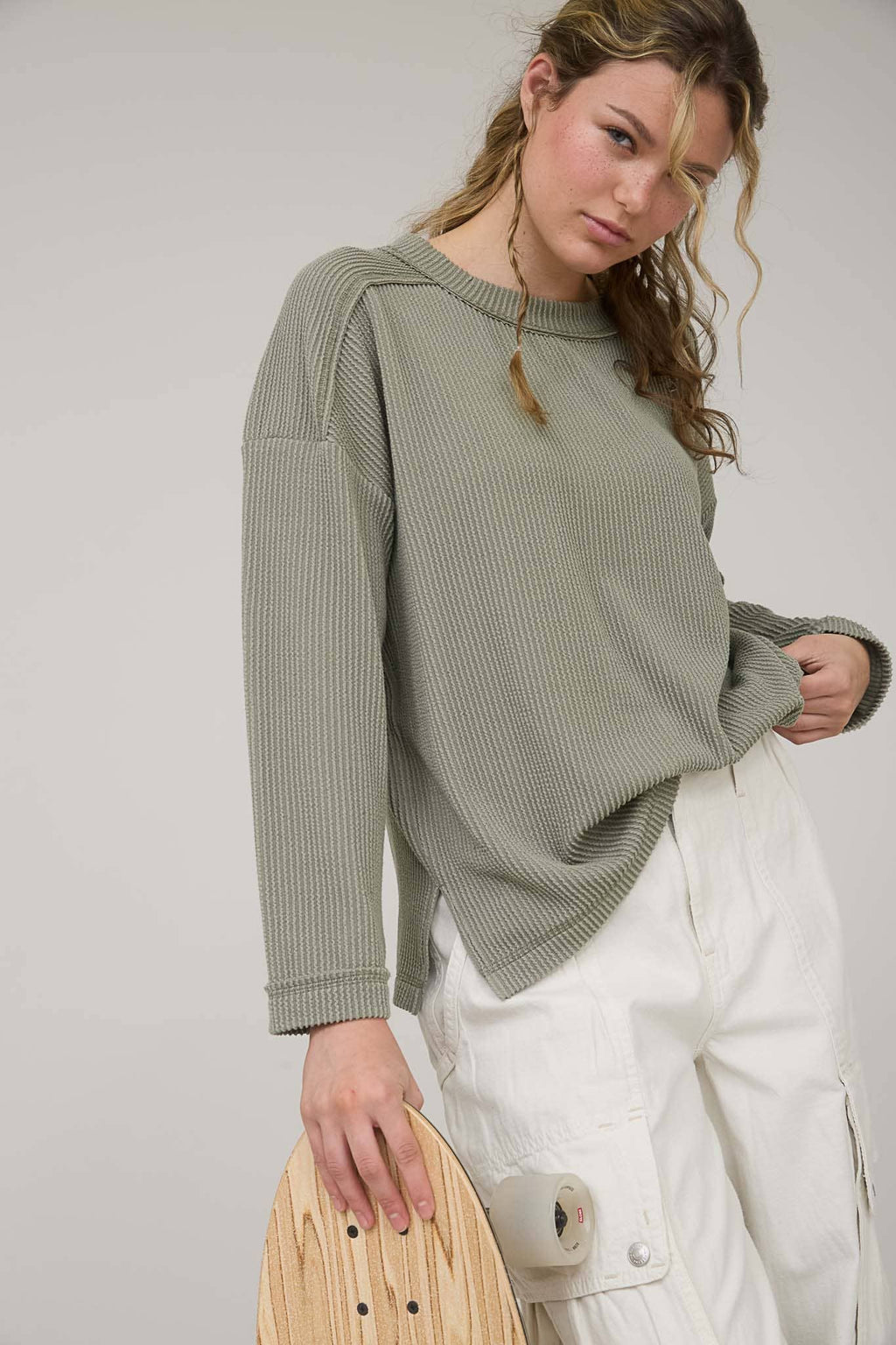 CREW NECK RIBBED LONG SLEEVE KNIT TOP