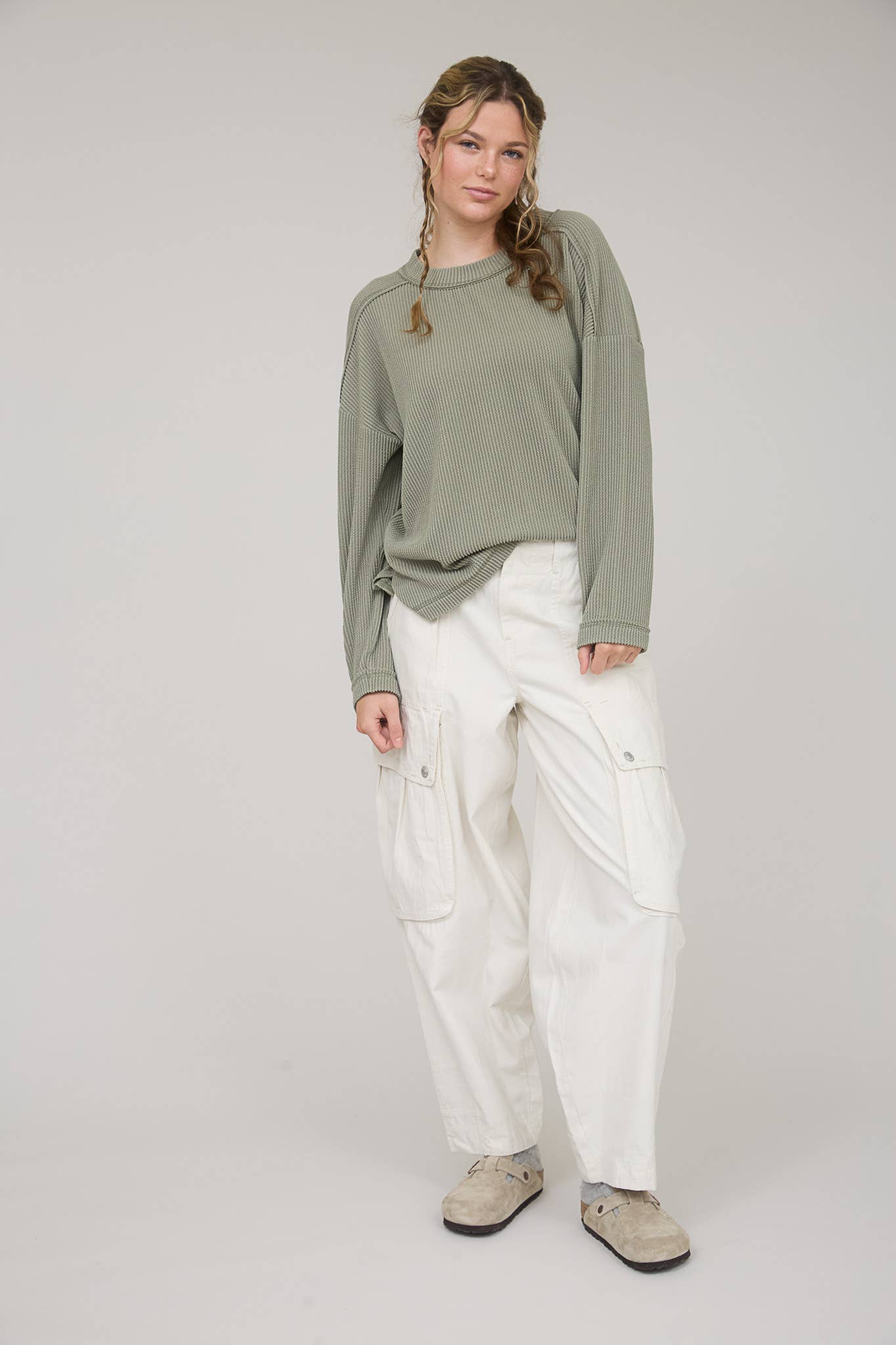 CREW NECK RIBBED LONG SLEEVE KNIT TOP