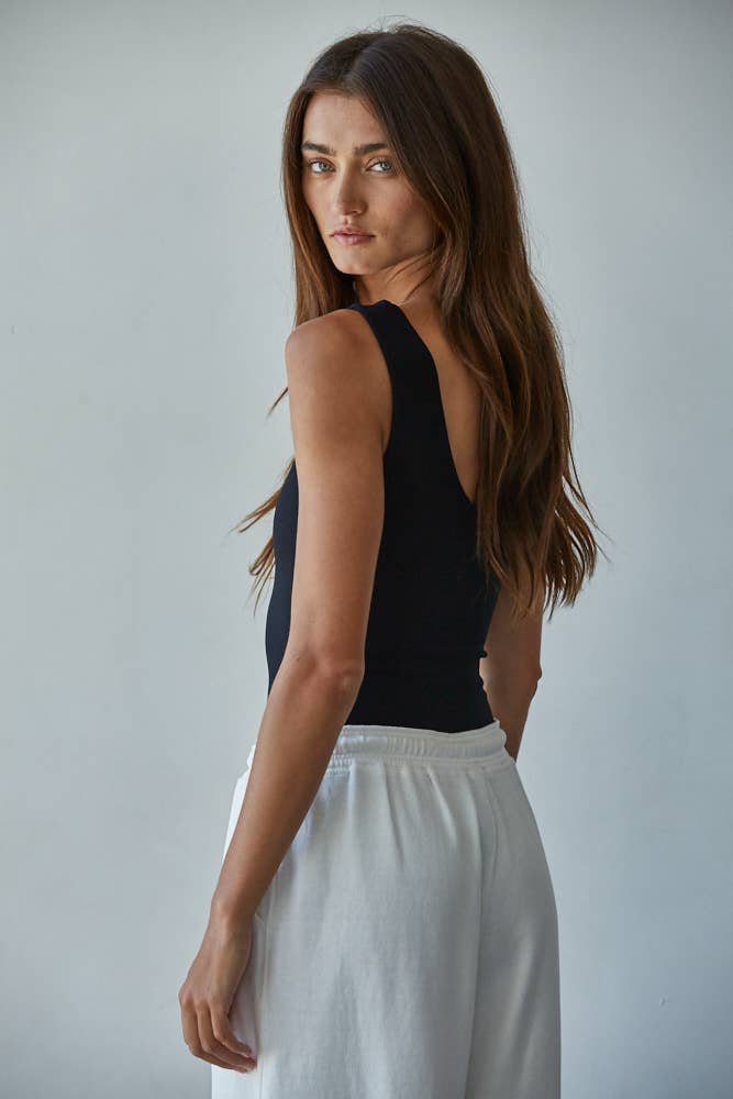 Double Layered Seamless U/V Neck Sleeveless Bodysuit