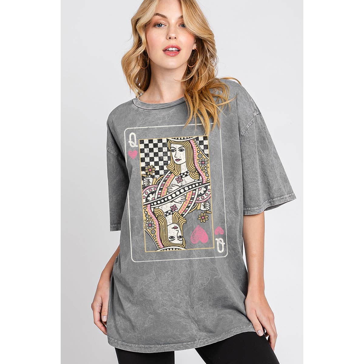 QUEEN OF HEARTS OVERSIZED TEE