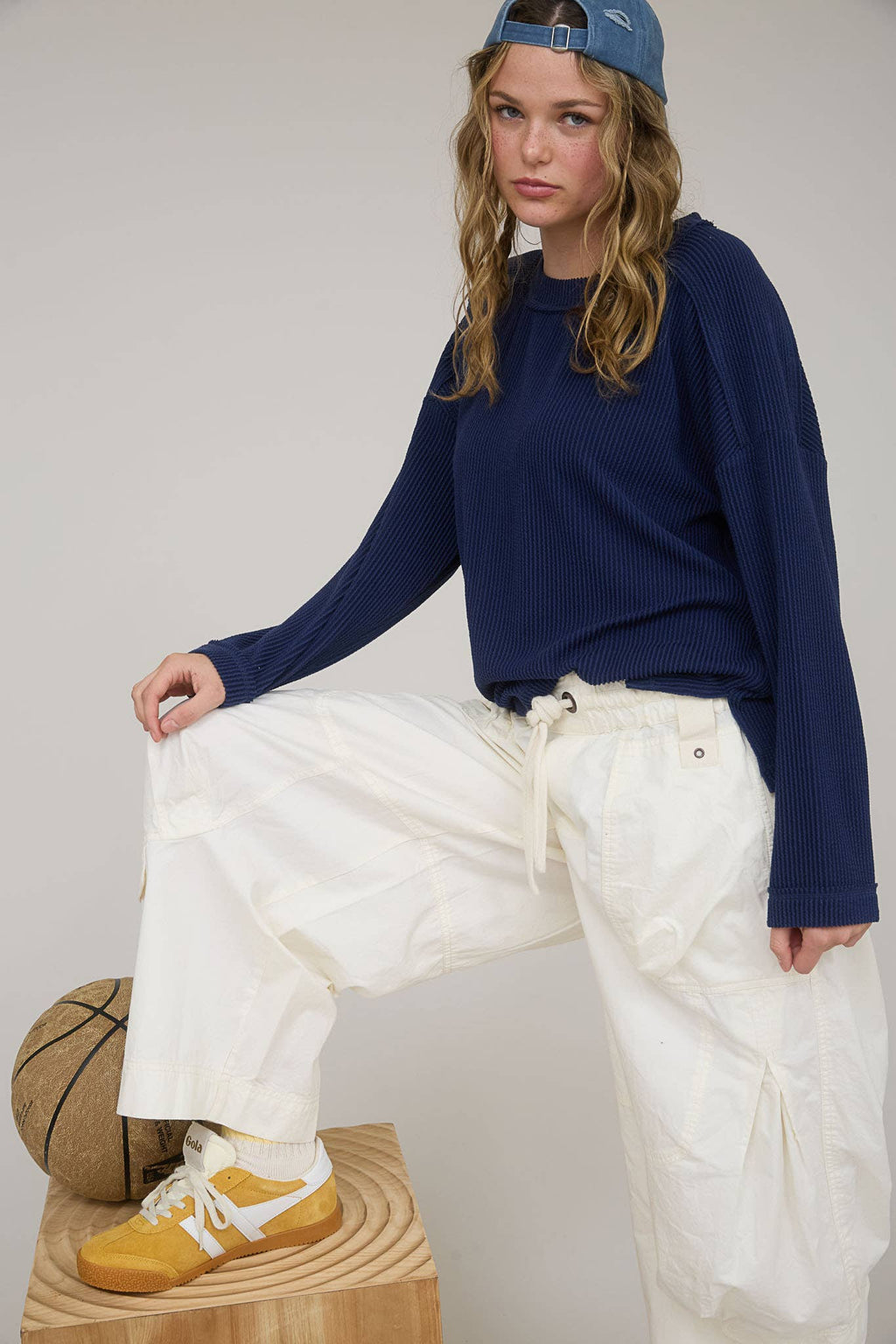 CREW NECK RIBBED LONG SLEEVE KNIT TOP