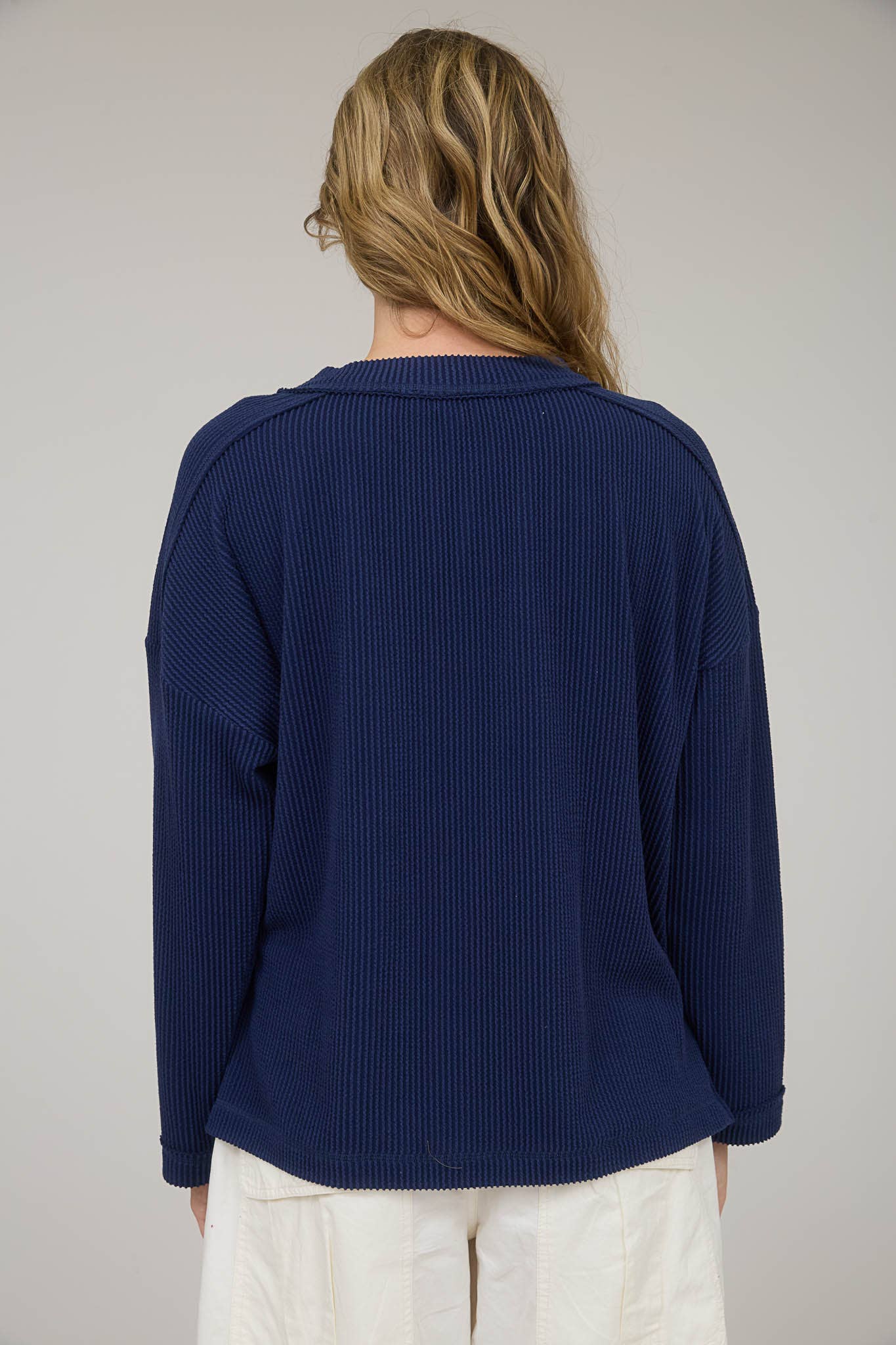 CREW NECK RIBBED LONG SLEEVE KNIT TOP