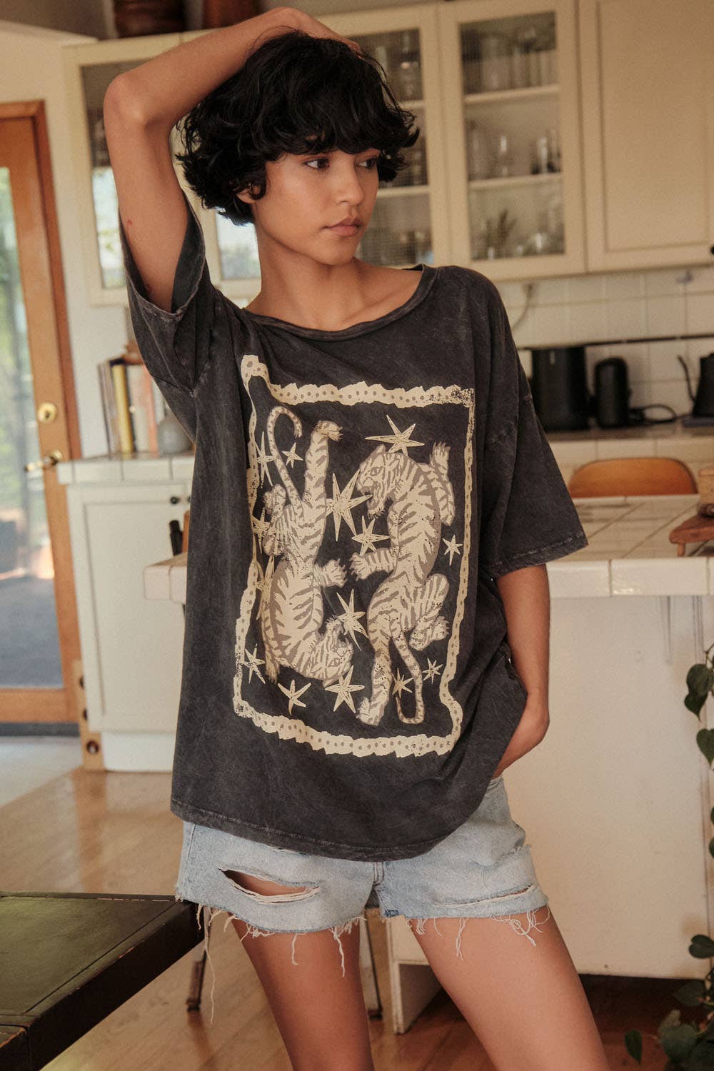 Tigers & Stars Vintage-Wash Oversized Graphic Tee – Charcoal