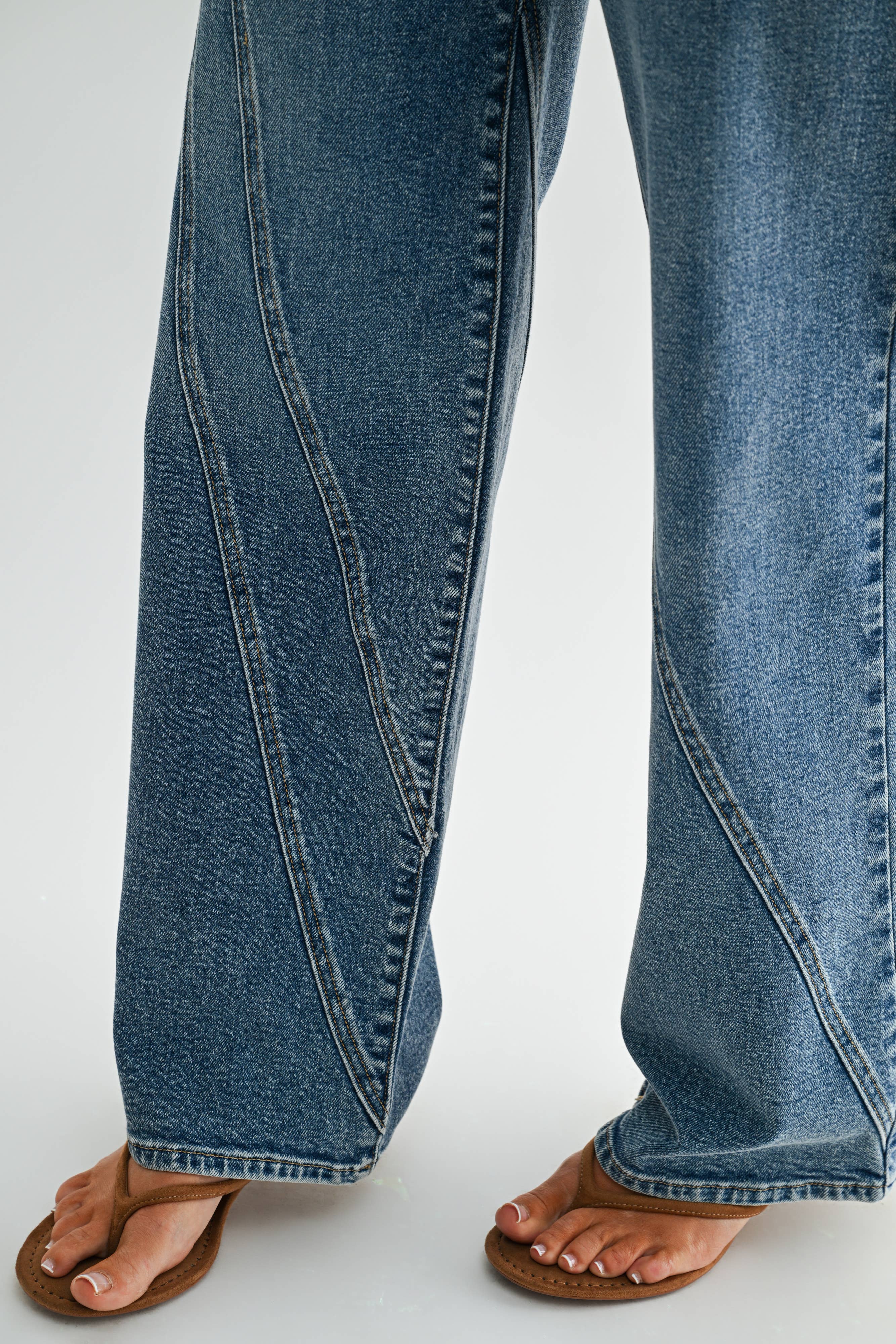 Asymmetric Seamed Straight Jeans – Medium Denim