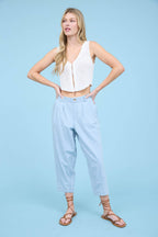 HIGH WAIST PLEATED DENIM CAPRI PANTS