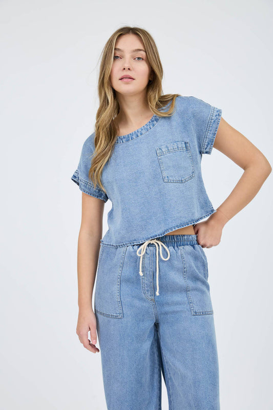 WASHED CHAMBRAY BOAT NECK SHORT SLEEVE CROP TOP