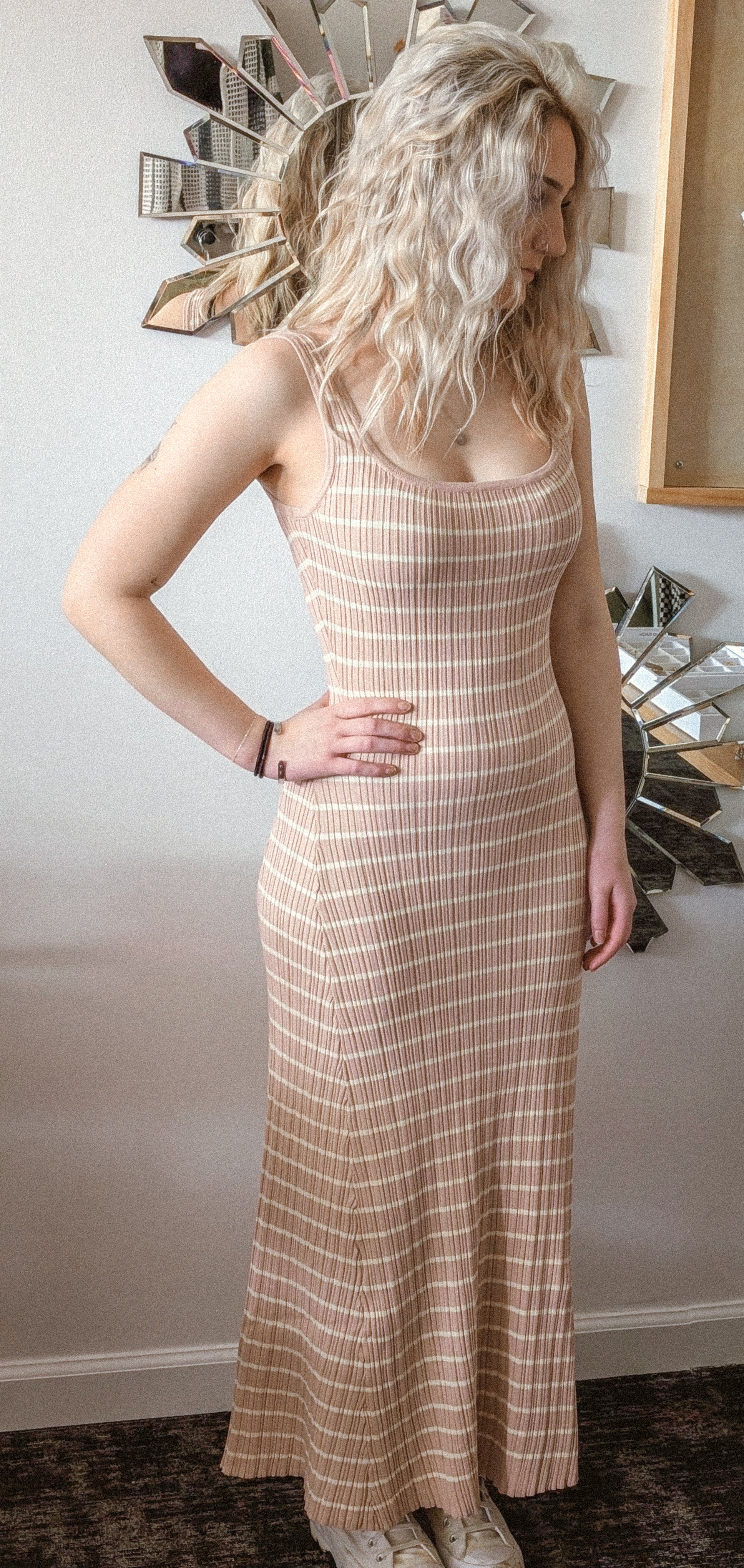 LIGHTWEIGHT VISCOSE RIB FIT AND FLARE SWEATER MIDI DRESS