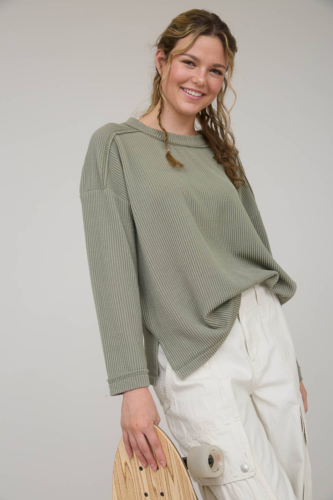 CREW NECK RIBBED LONG SLEEVE KNIT TOP