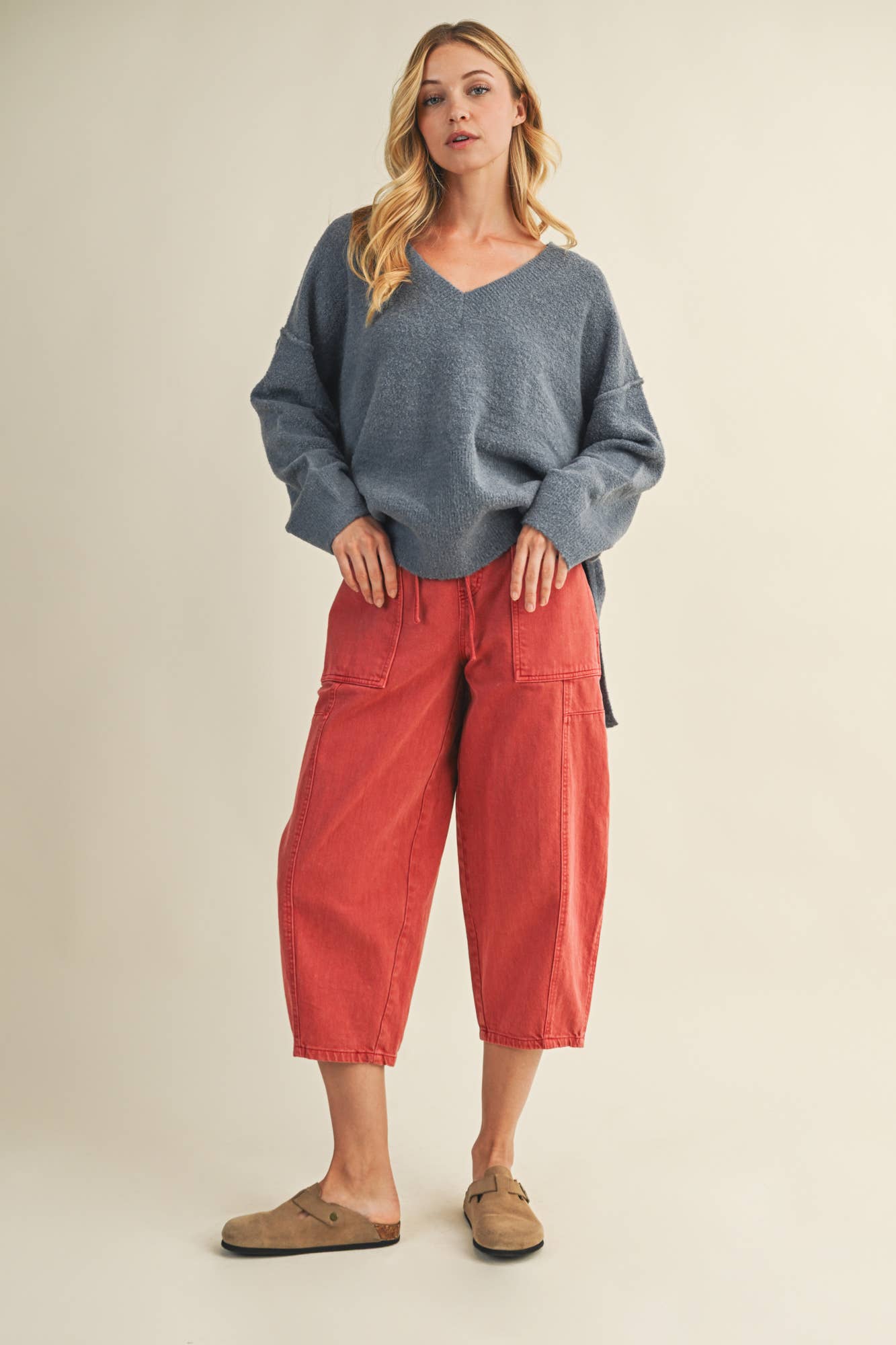 OVERSIZED V NECK SWEATER TOP