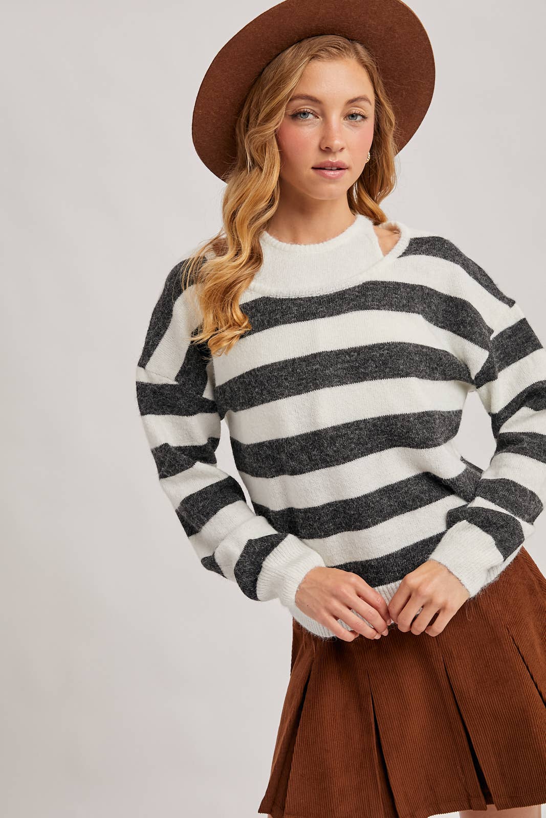 INNER TANK TOP FUZZY STRIPED KNIT SWEATER